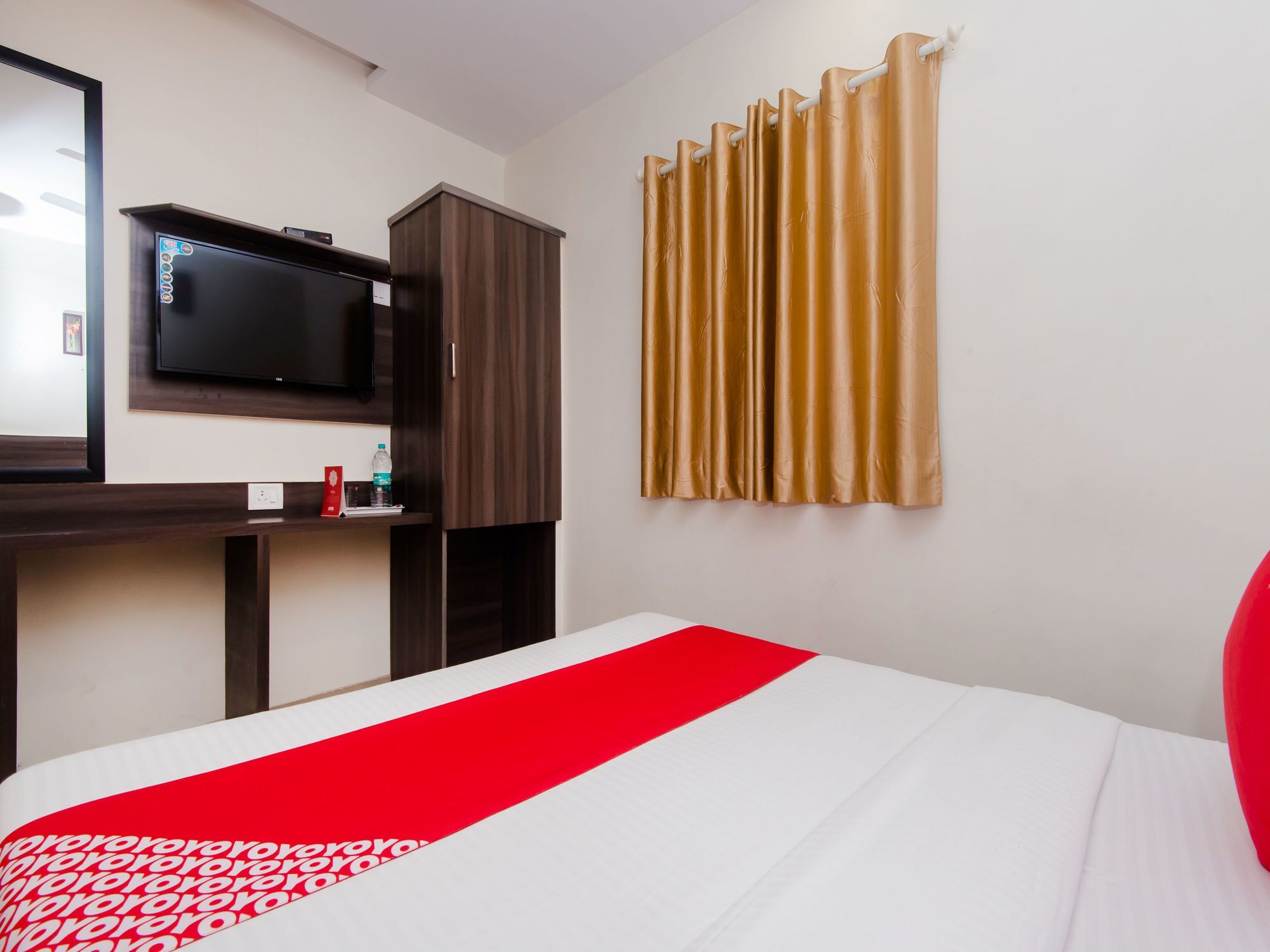 Hotel Oyo 13540 Golden Palace 3*