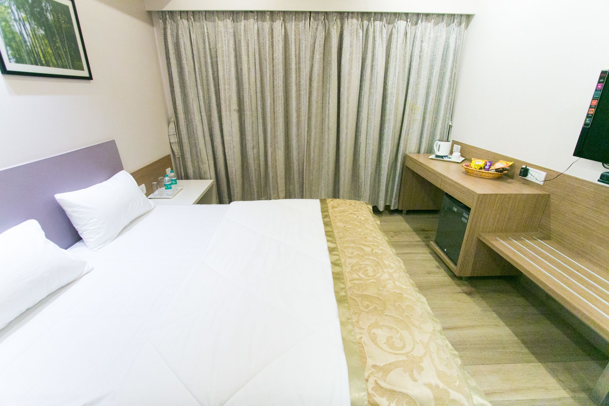 Hotel Seasons