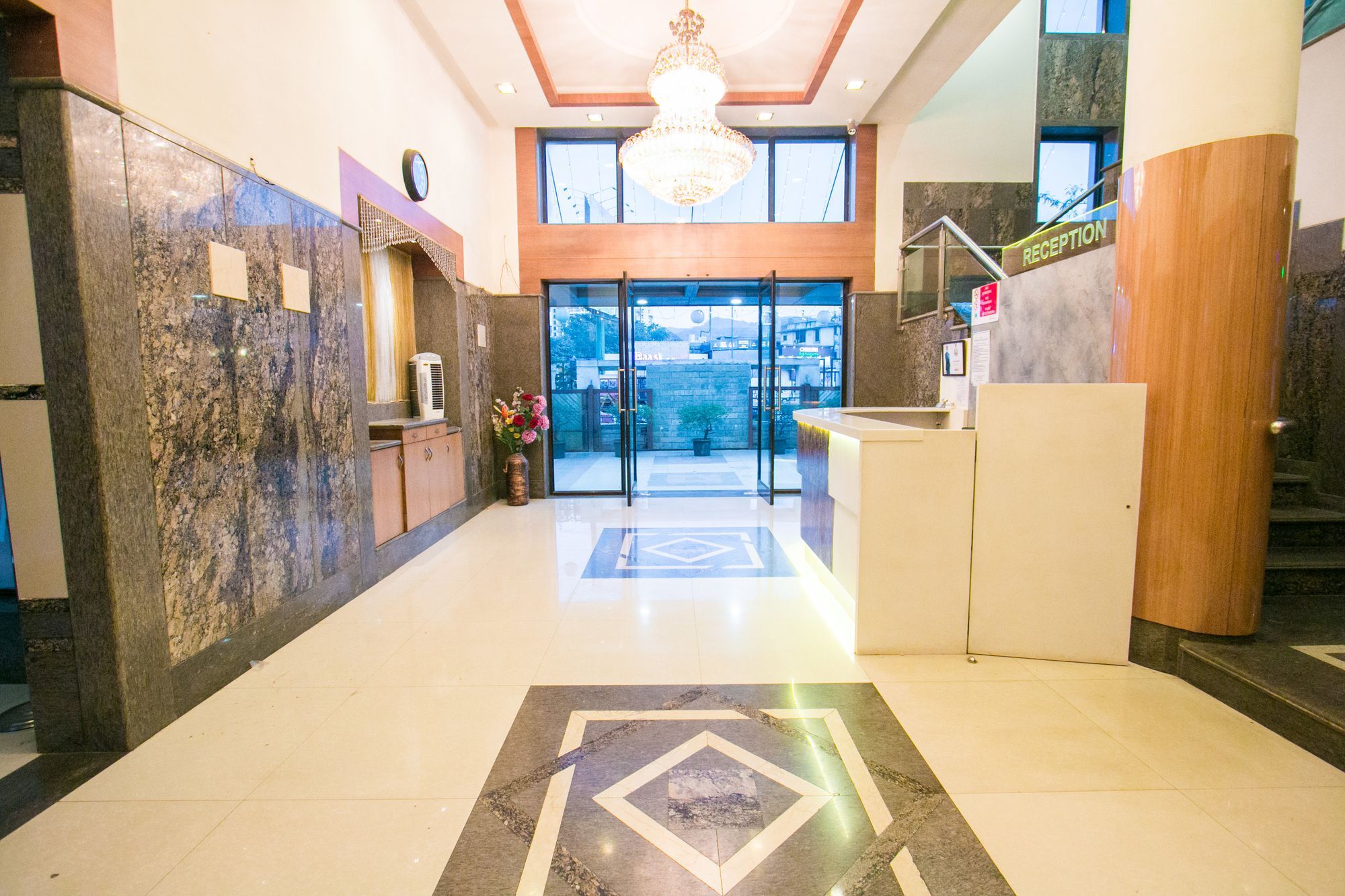 Seasons Hotel Mumbai