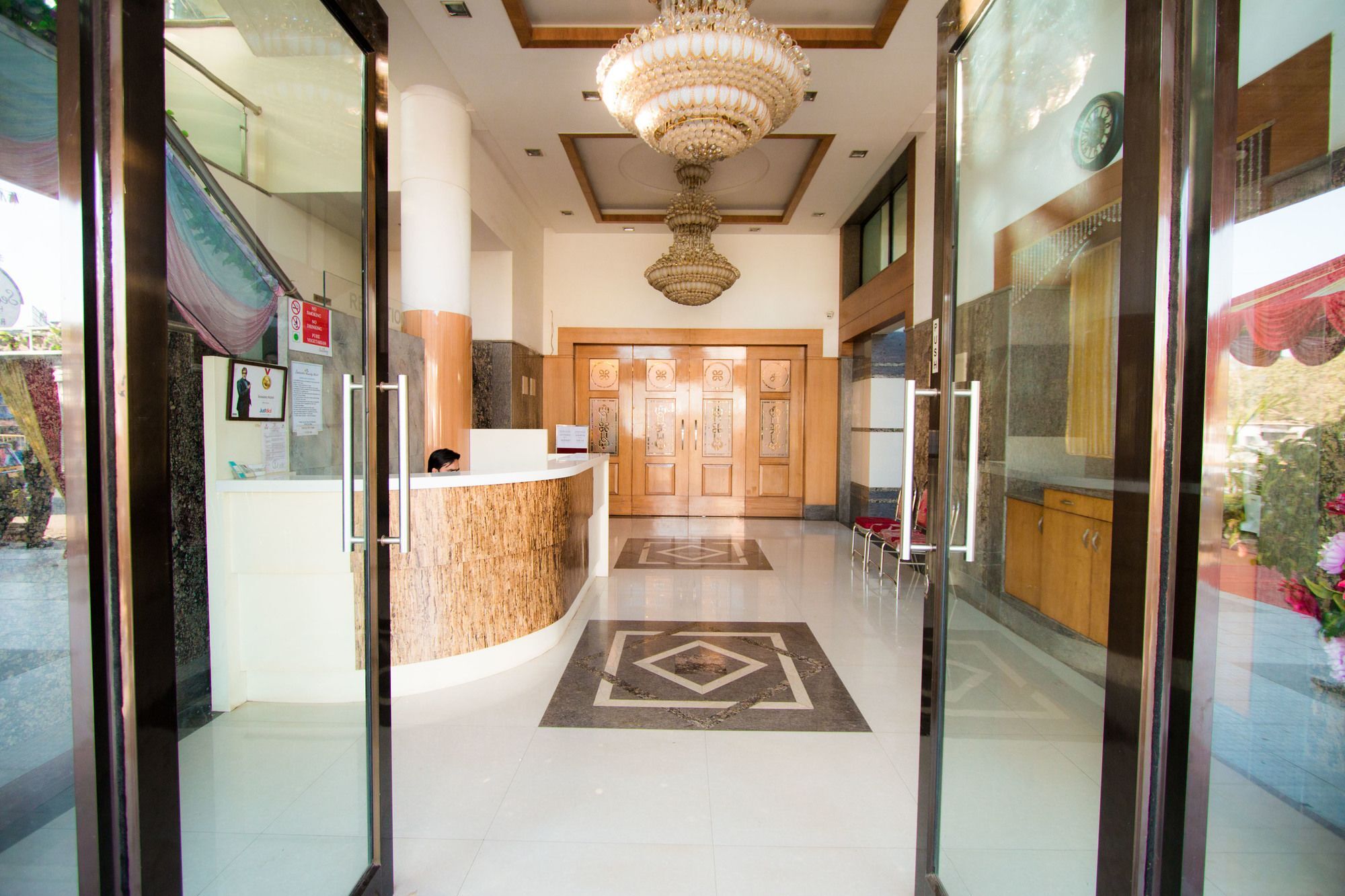 Hotel Seasons Mumbai