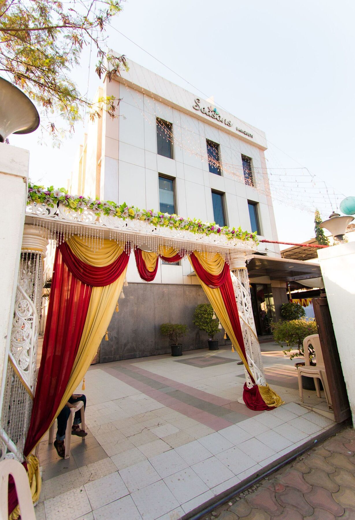 Hotel Seasons Mumbai