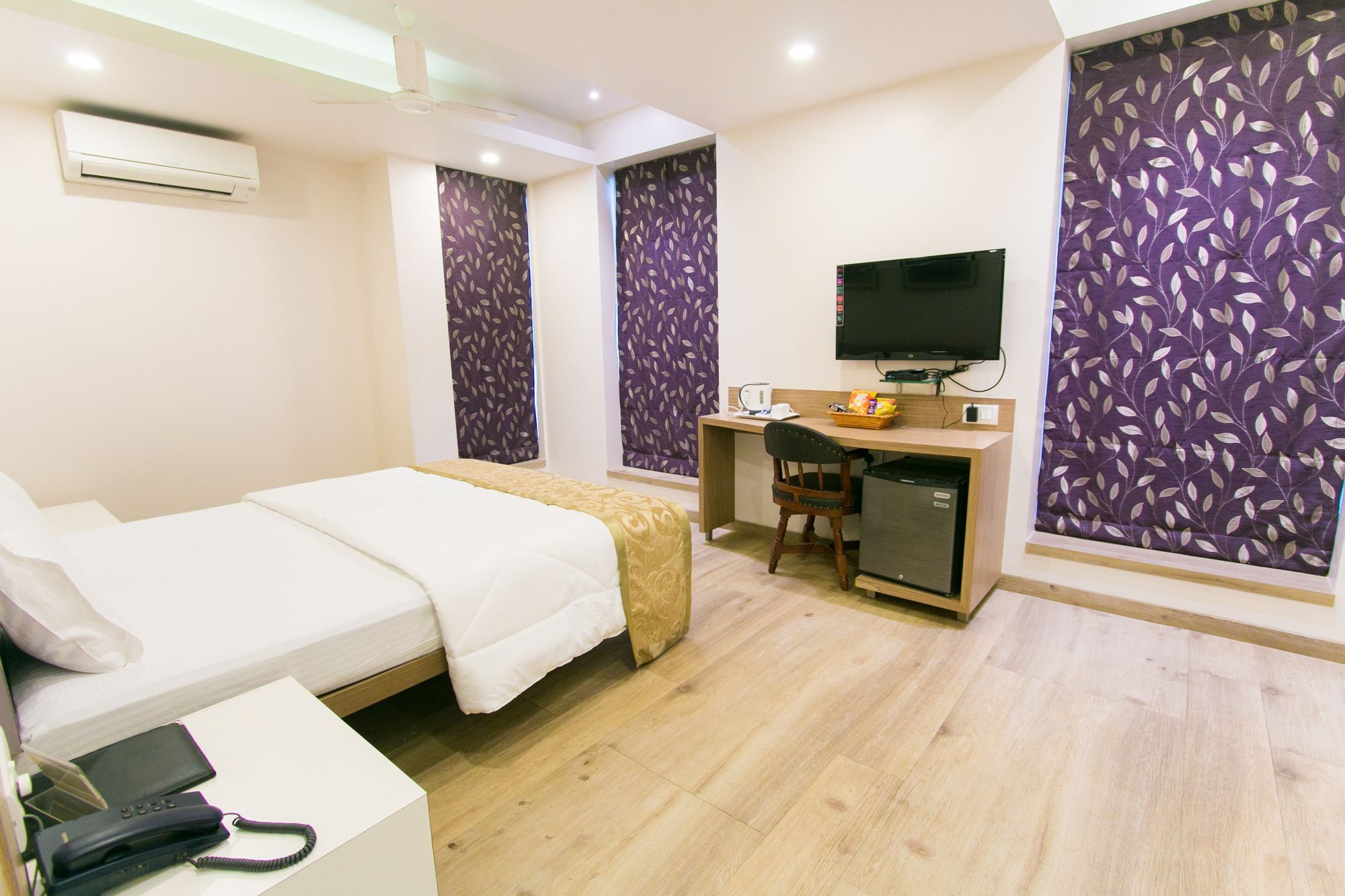 Seasons Hotel Mumbai