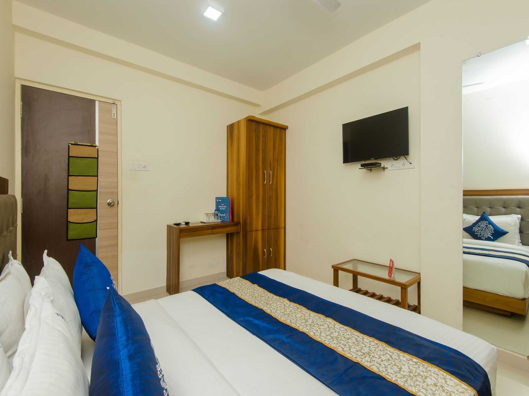 Oyo 11441 Blue Bells Residency