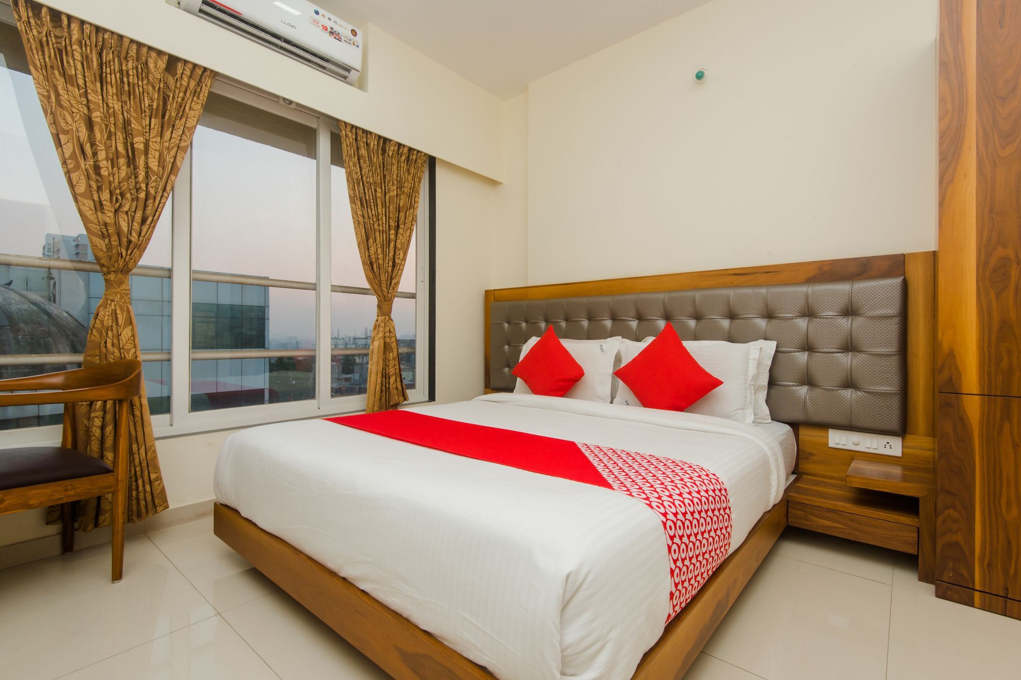 Oyo 11441 Blue Bells Residency Hotel 2*