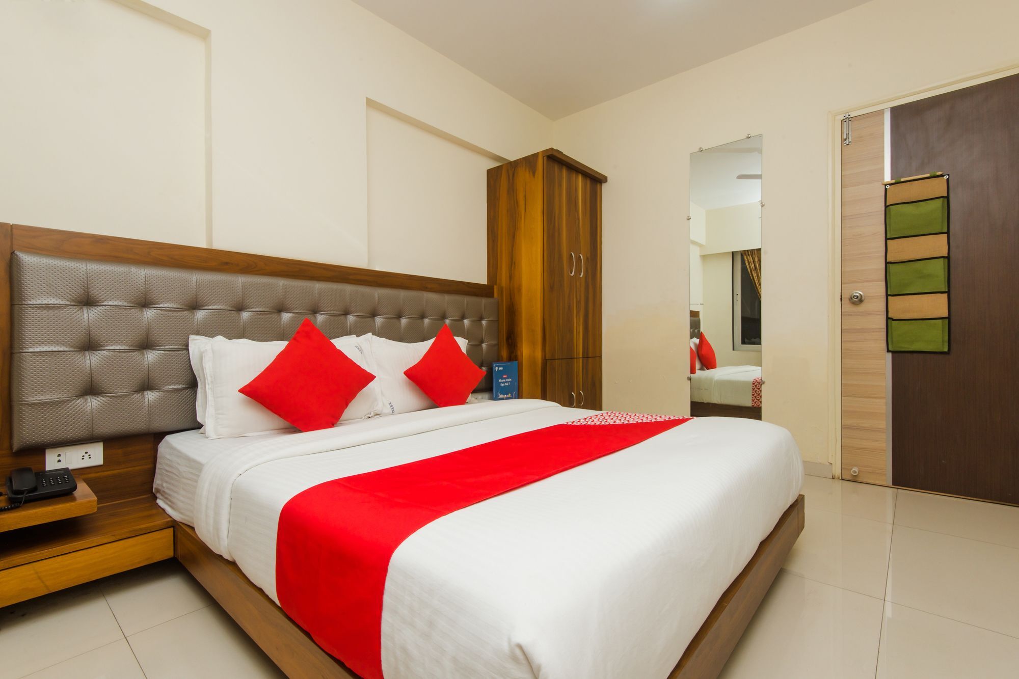 Oyo 11441 Blue Bells Residency Hotel