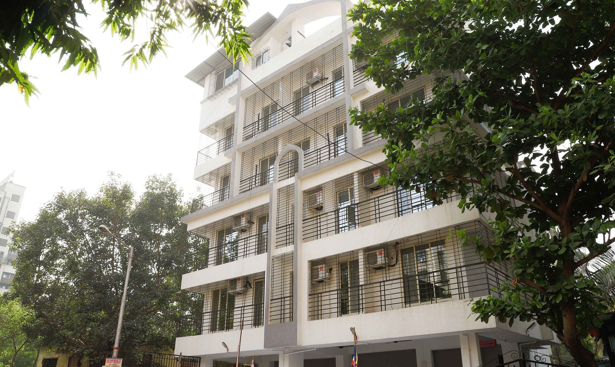 Treebo Evoque Park Hotel 2*