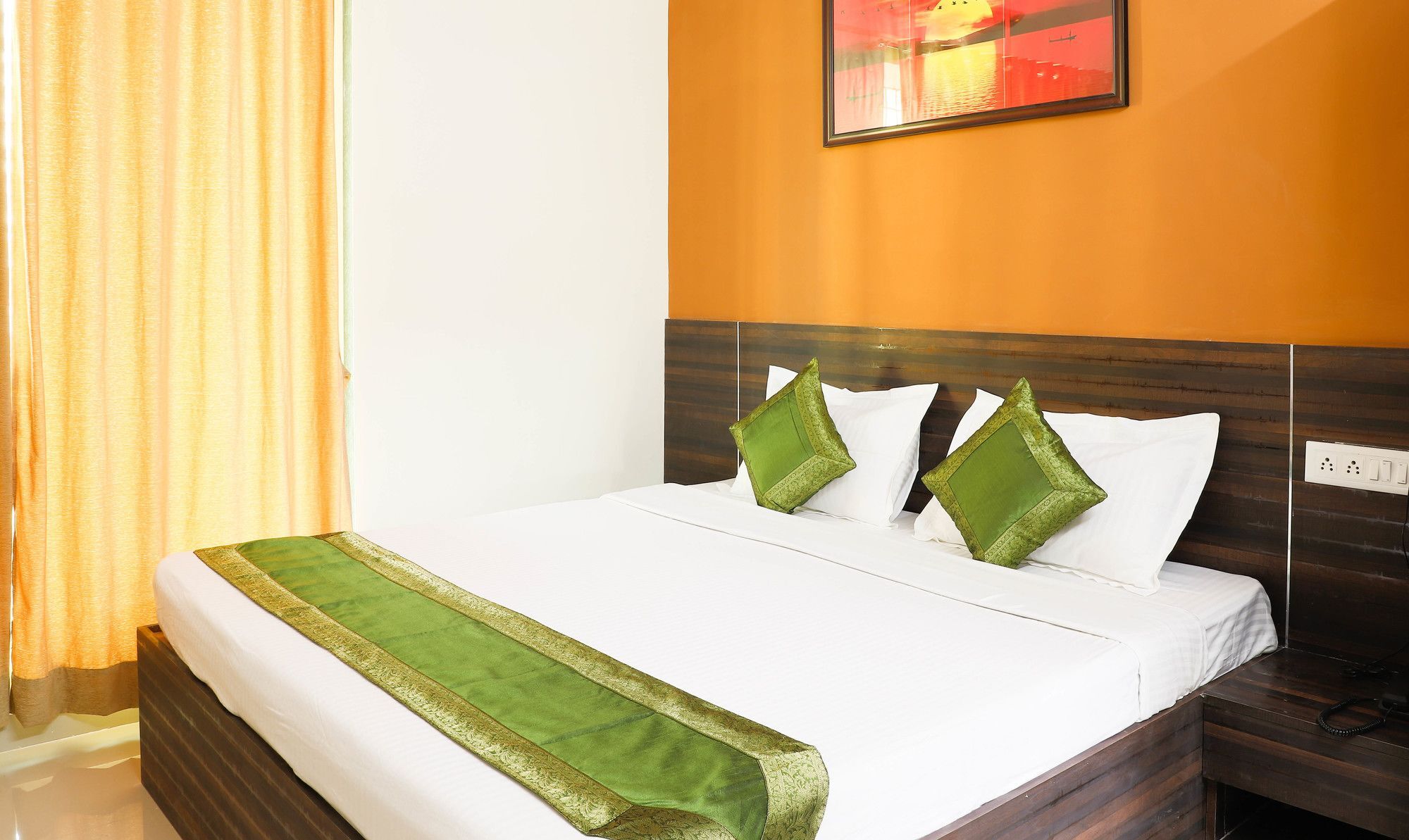 Hotel Treebo Evoque Park 2*