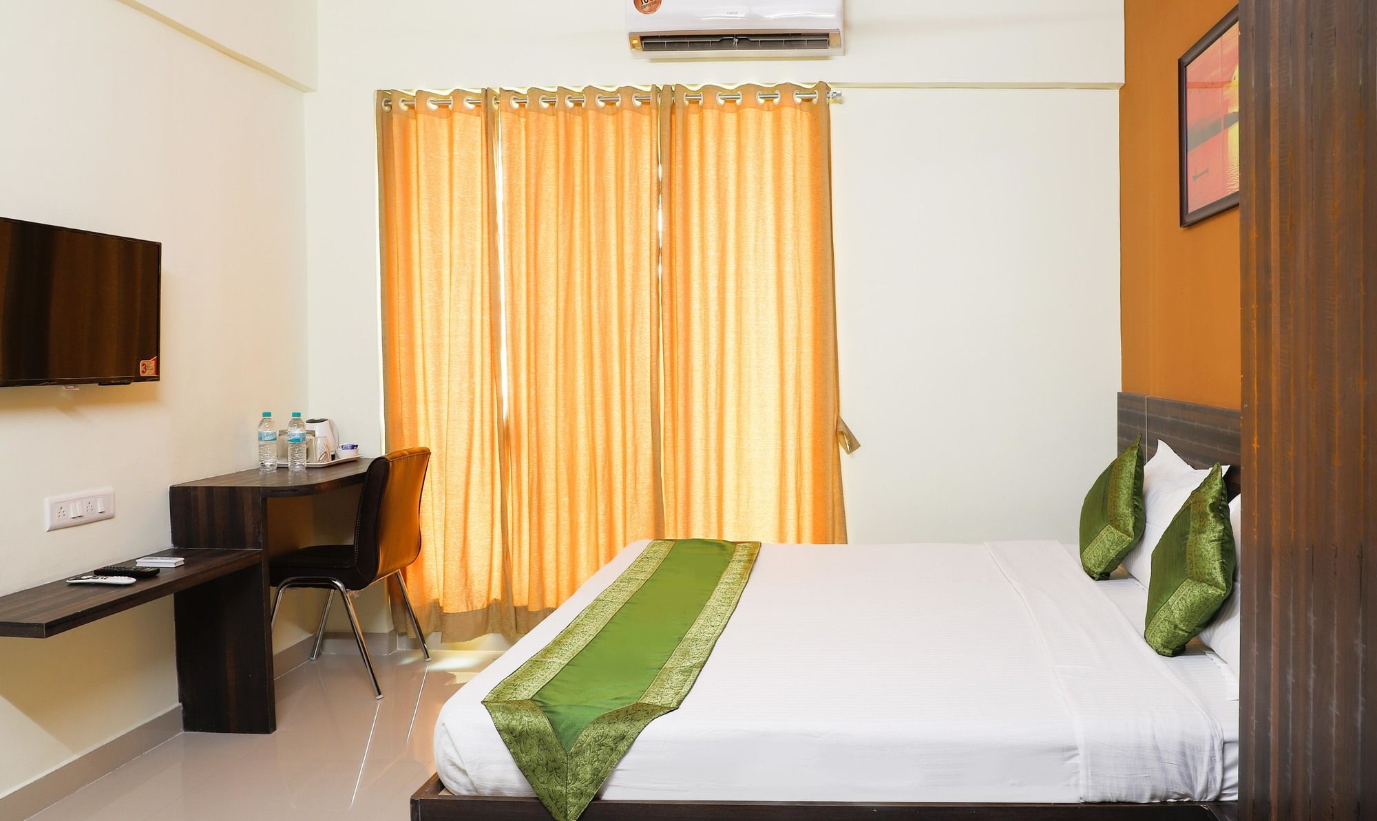 Hotel Treebo Evoque Park 2*