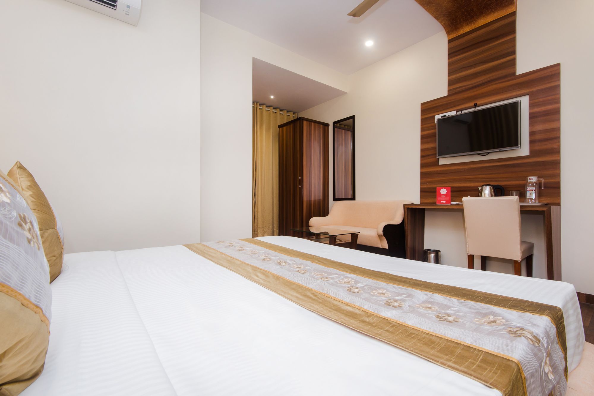 Hotel Oyo 13614 Axis International Mumbai