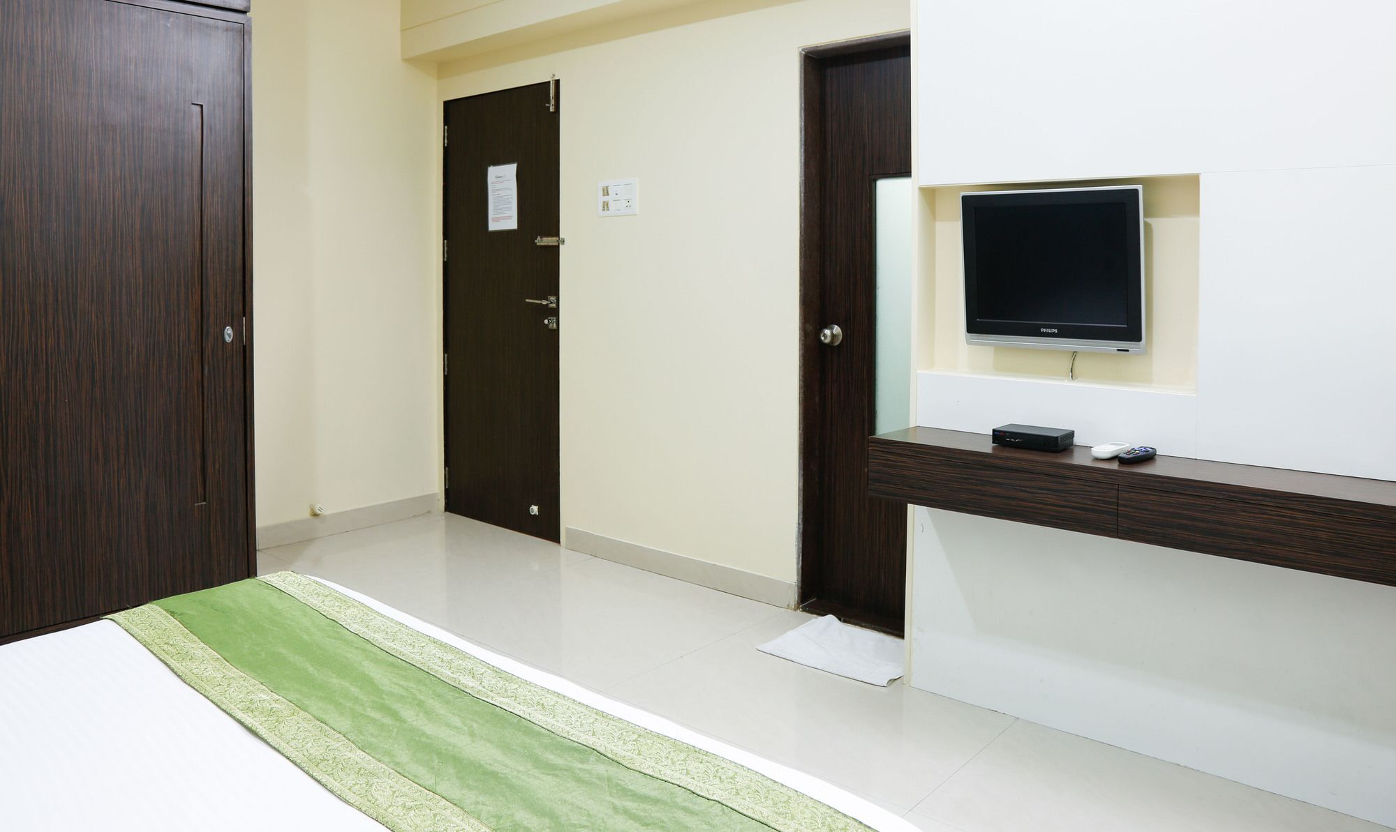 Treebo Seven Apatments Bandra 3*