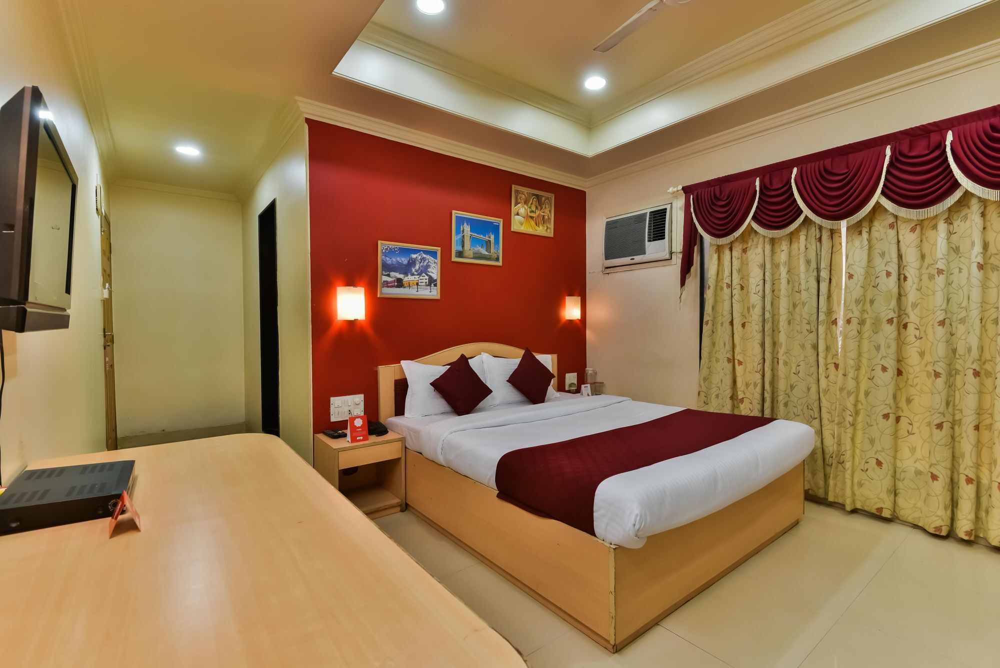 Hotel Oyo 9034 Santacruz West 3*