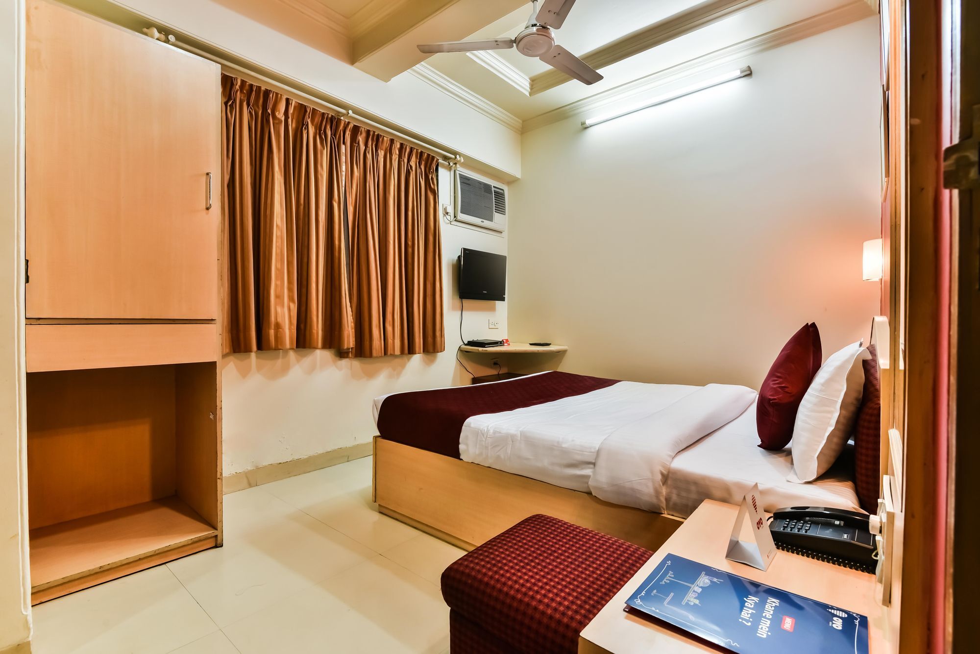 Hotel Oyo 9034 Santacruz West 3*