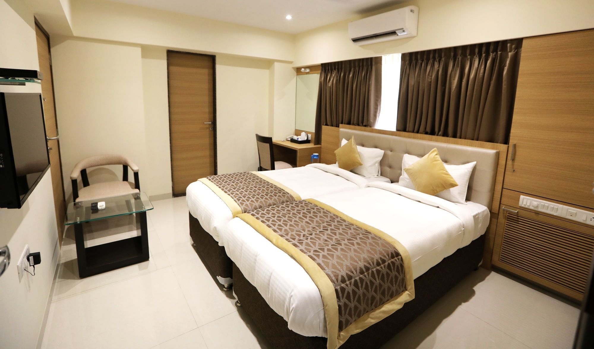 Hotel Ontime Residency And Mumbai