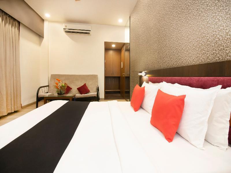 Hotel Capital O 36119 Royal Garden & Lawns Mumbai