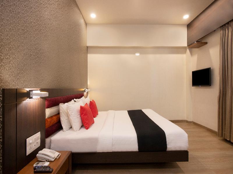 Capital O 36119 Royal Garden & Lawns 3*