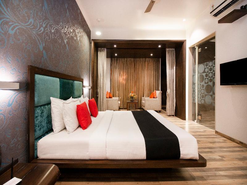 Capital O 36119 Royal Garden & Lawns Mumbai
