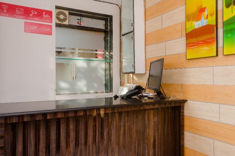 Oyo 12693 Manori Hotel 3*