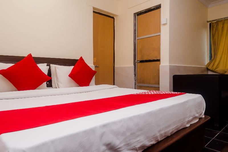 Oyo 12693 Manori Hotel 3*