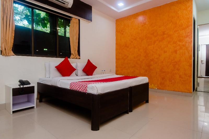 Oyo 12693 Manori Hotel 3*