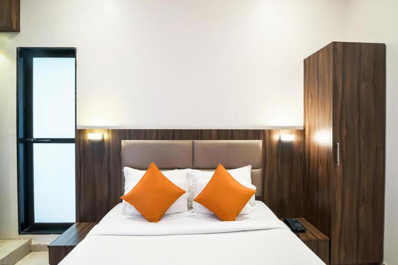 Sea Grand, Colaba 2*