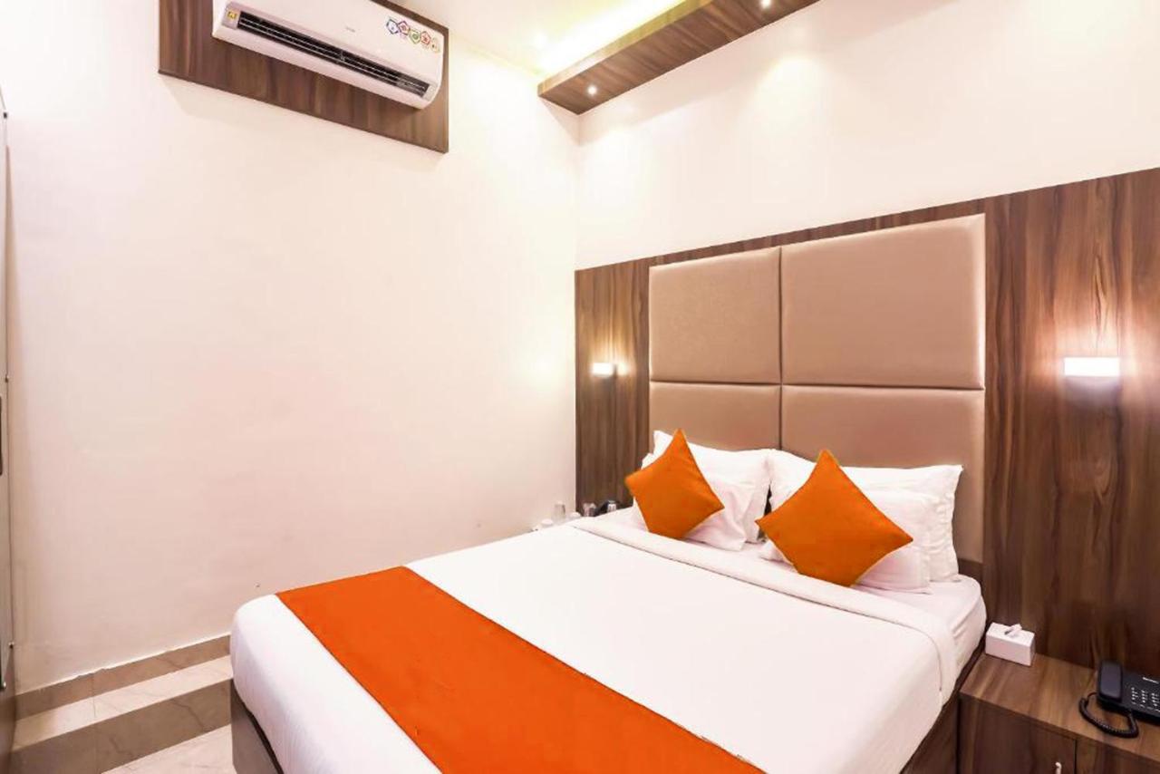 Sea Grand, Colaba 2*