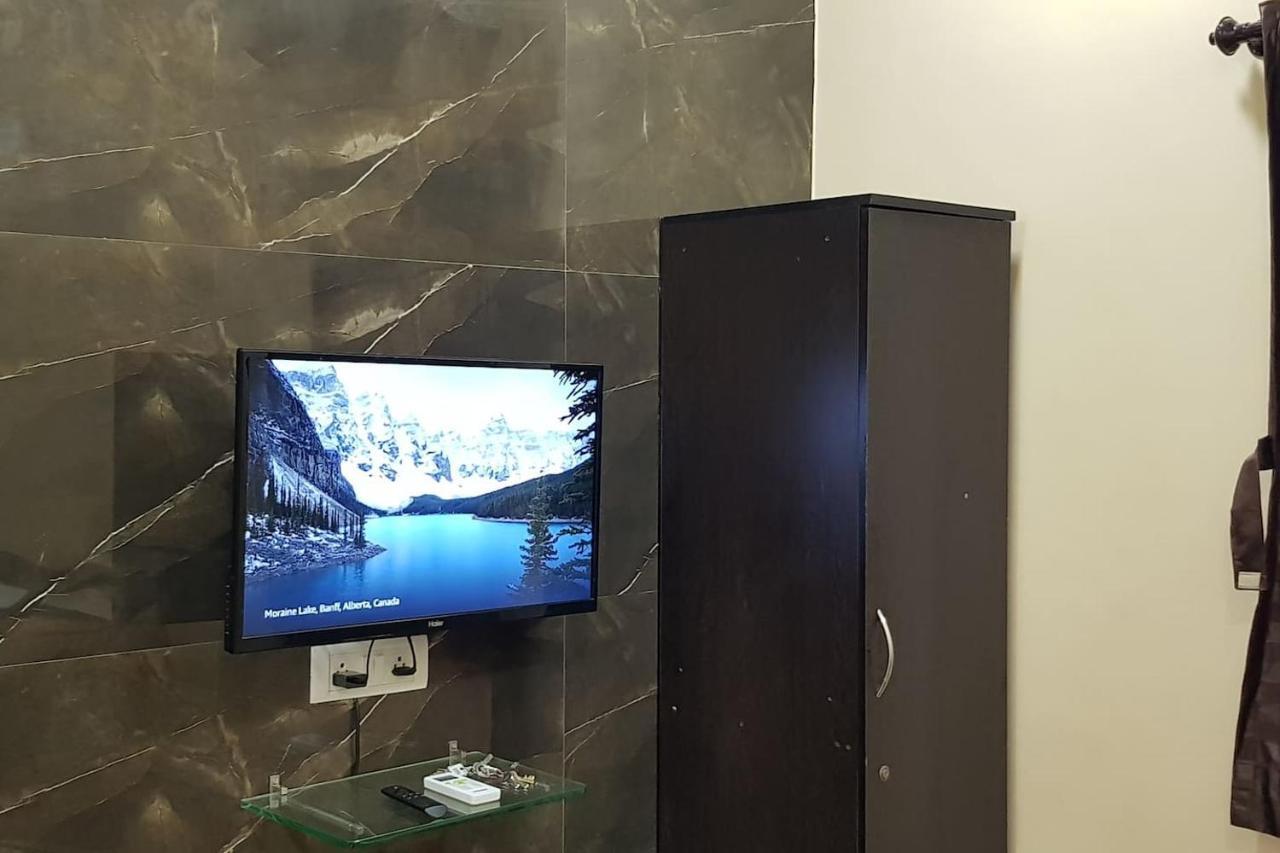Apartment Osi Sahar Andheri East *