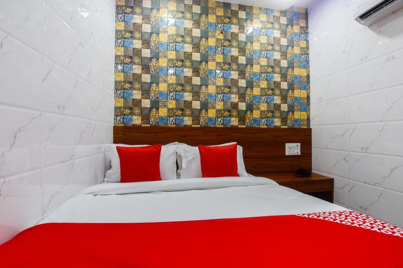 Oyo 63295 T Junction Residency 3*