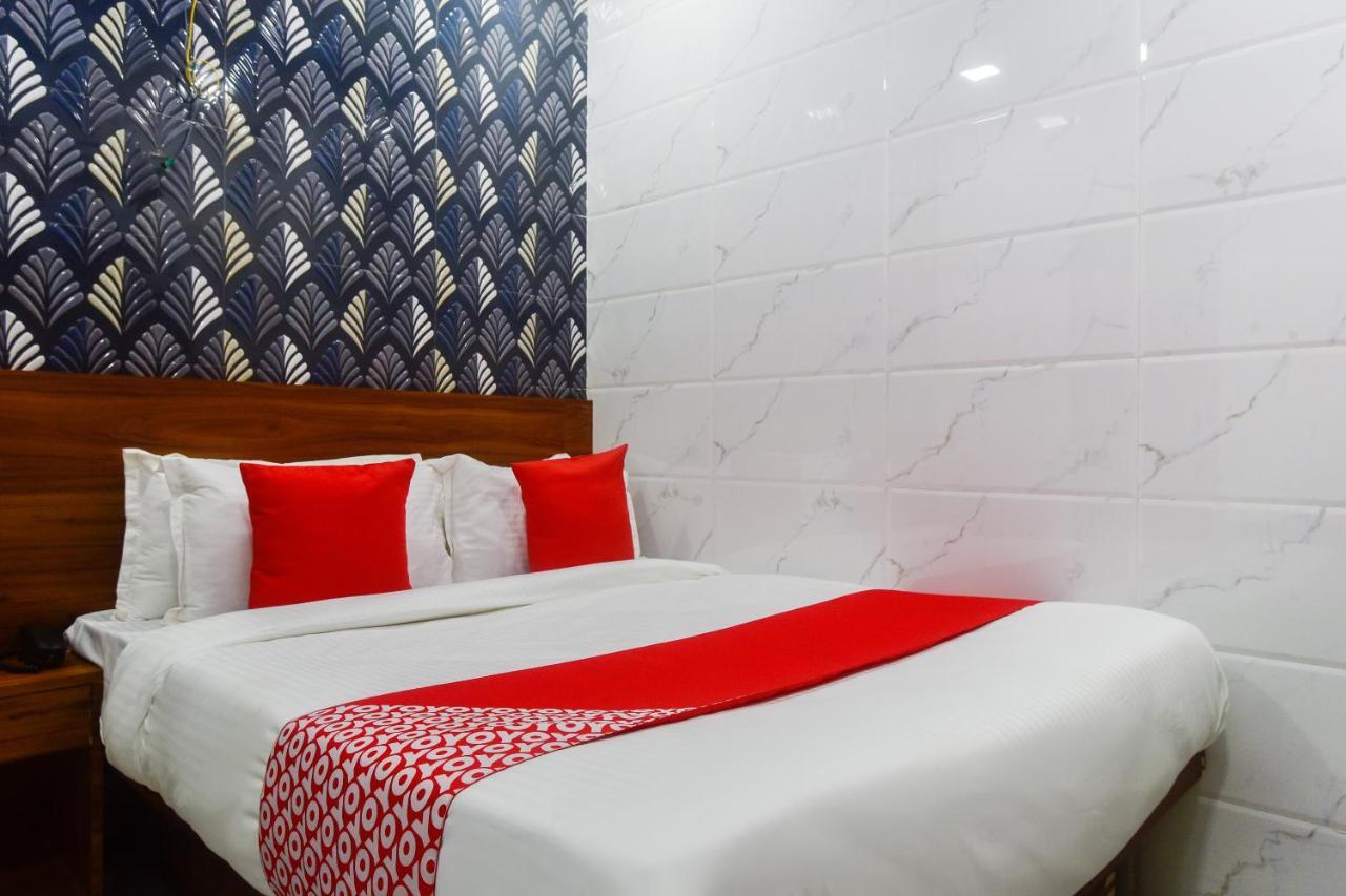 Oyo 63295 T Junction Residency