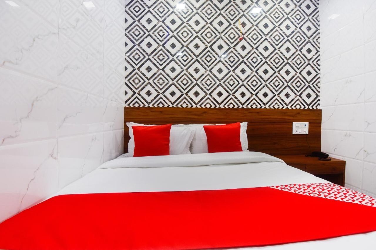 Oyo 63295 T Junction Residency Mumbai