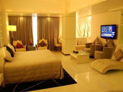 Peninsula Grand Hotel