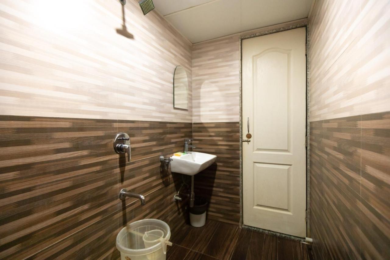 Apex International Near Airport 3*