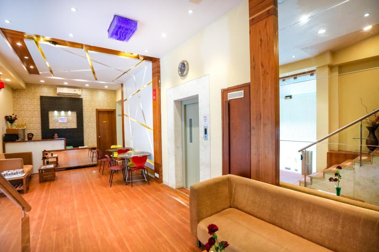 Apex International Near Airport 3*