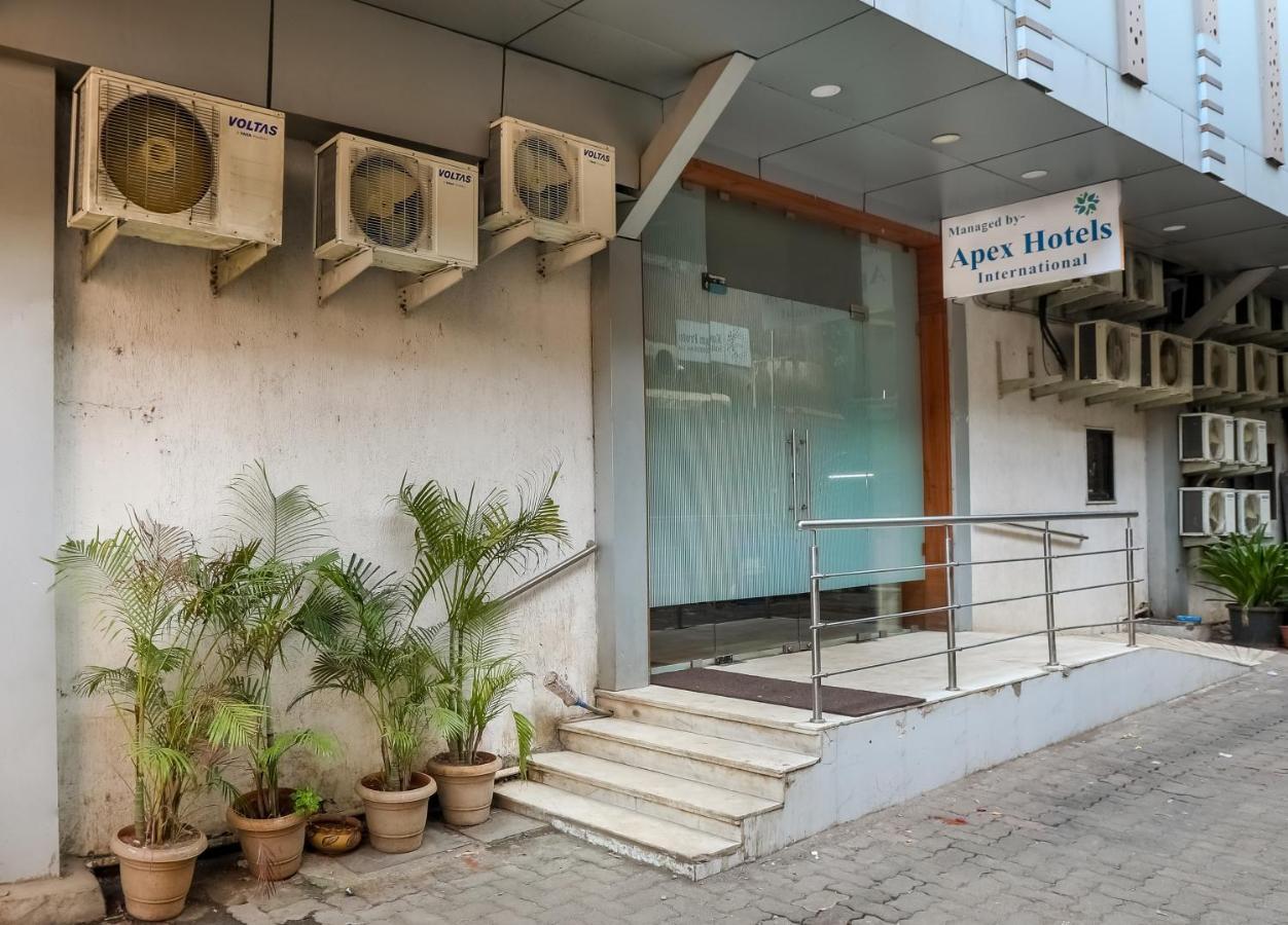 Apex International Near Airport Hotel 3*