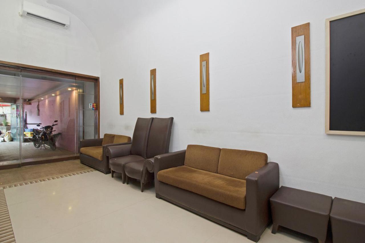 Oyo Flagship 568 Bandra Hotel 3*