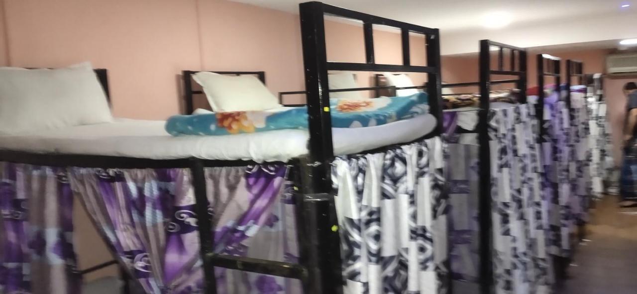 Sakinaka Ac Deluxe Bed & Breakfast