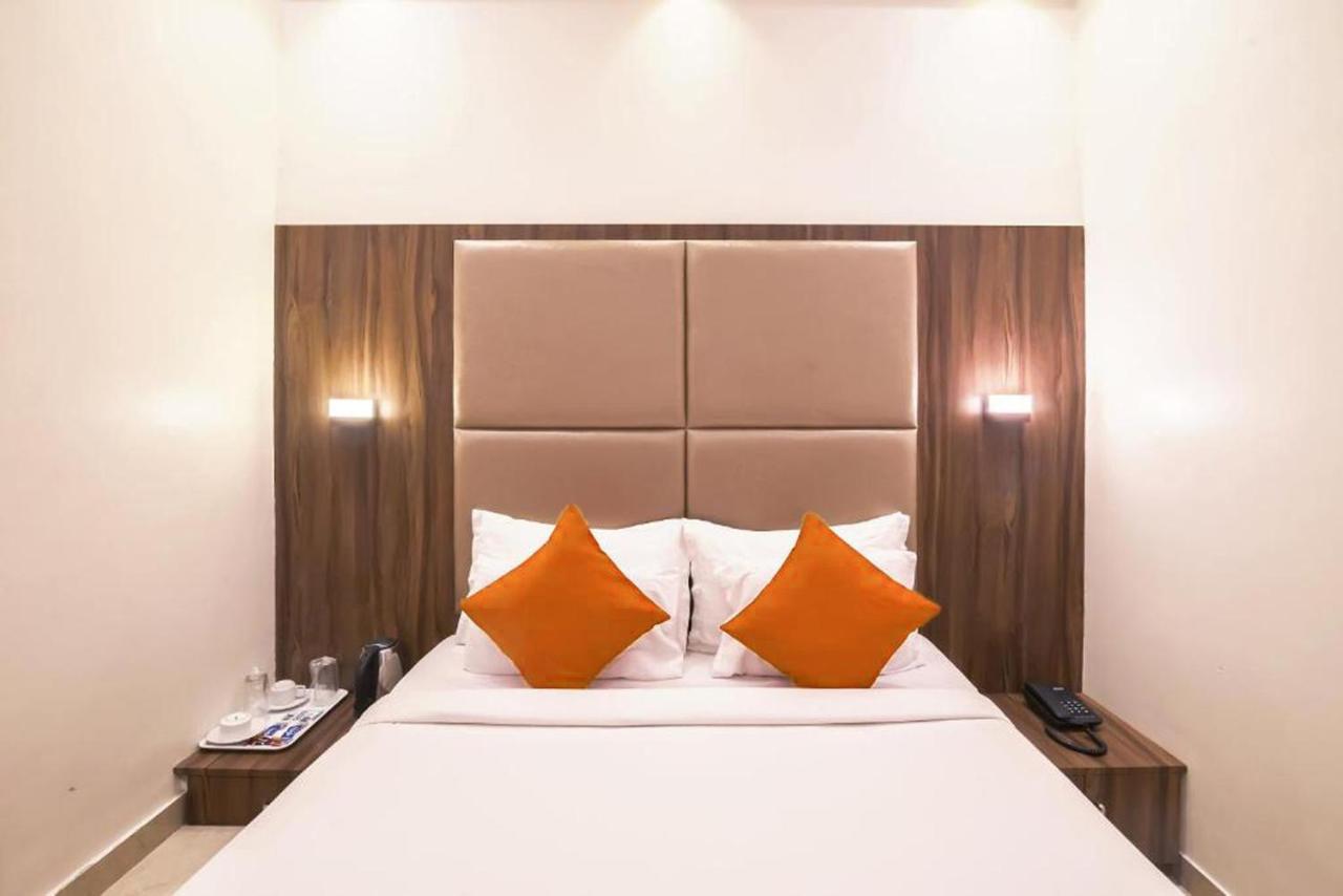 Sea Grand, Colaba Hotel 2*