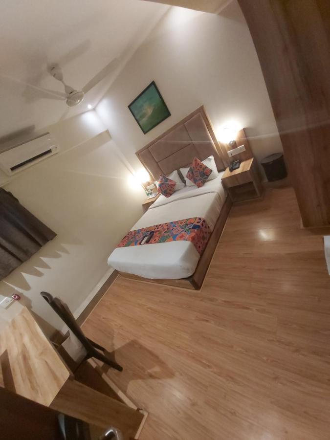 Hotel Fluorescent By Bizzgrow International Airport - Formerly Known As Byaris International Mumbai