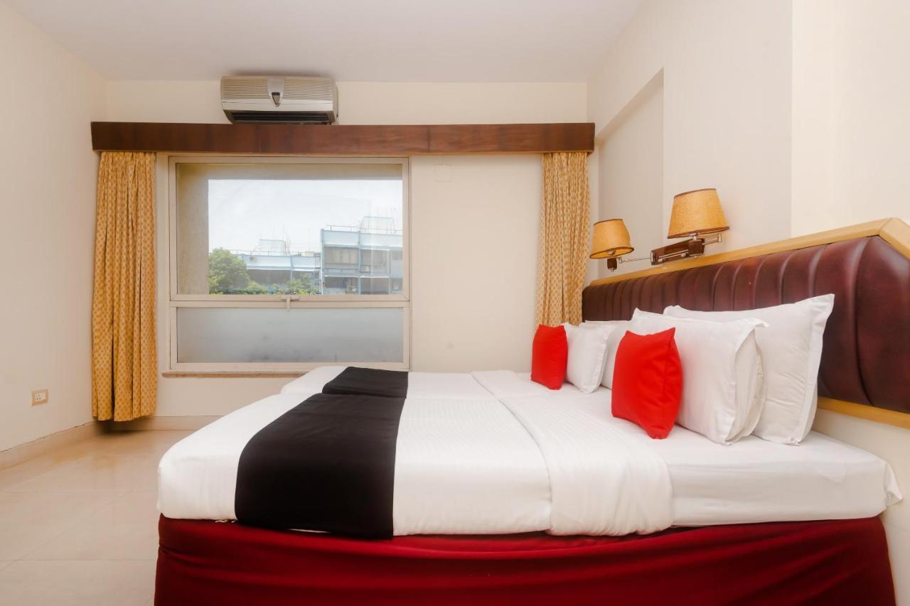 Capital O 40728 Bollywood Design Hotel Mumbai