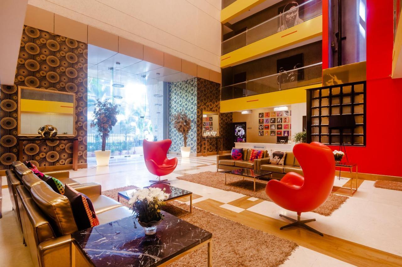 Capital O 40728 Bollywood Design Hotel