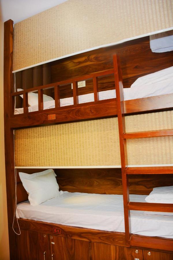 Nest N Rest - 2* Mumbai