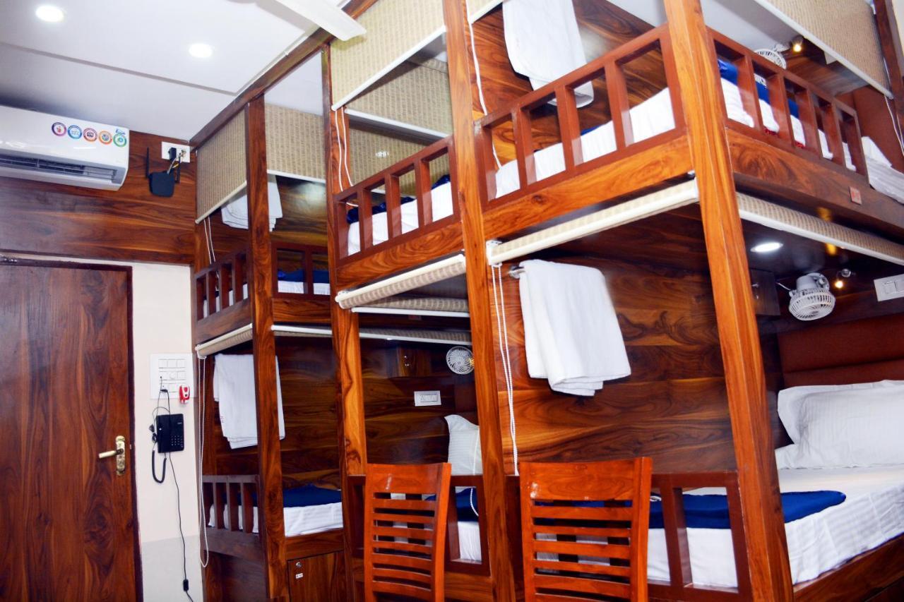 Nest N Rest - Hotel