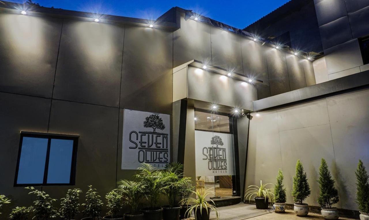 Treebo Trip Seven Olives Andheri Mumbai