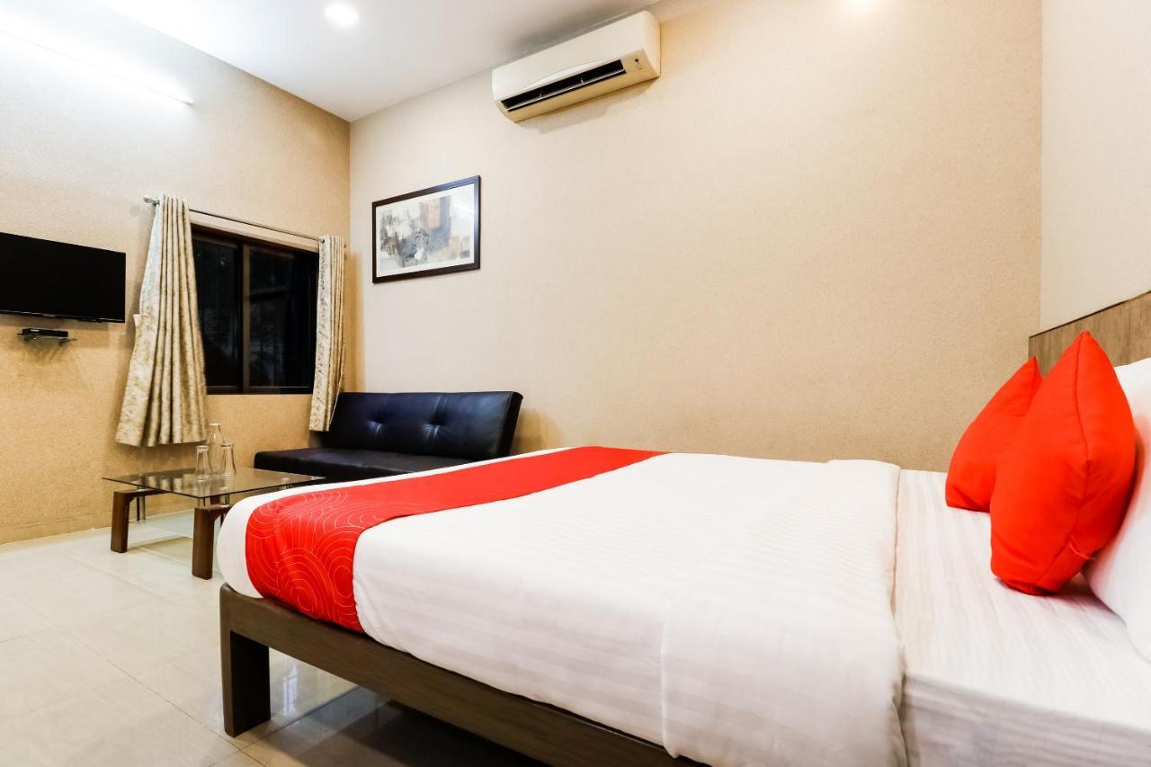 Oyo Flagship 62835 Oriental And Banquet Madh Church Hotel 3*