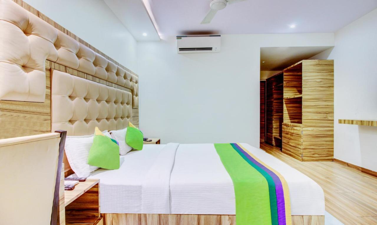 Treebo Trend Bkc Grand Hotel 3*