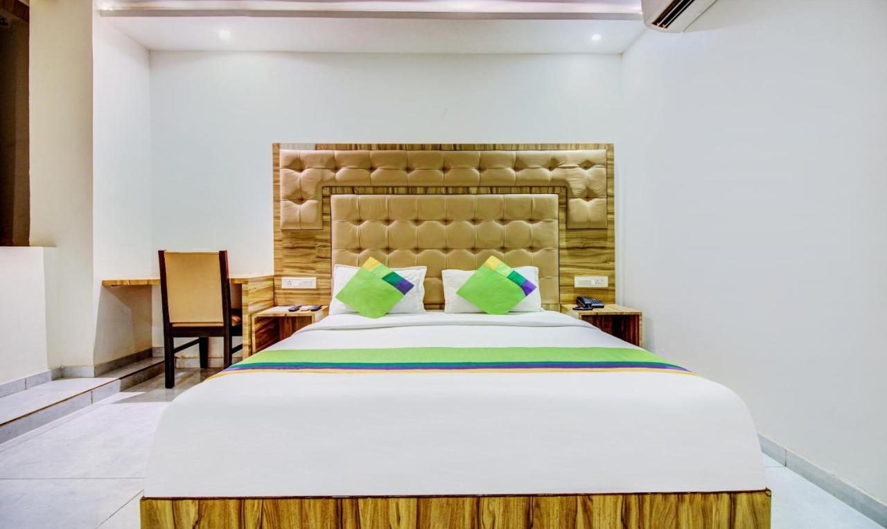 Hotel Treebo Trend Bkc Grand 3*