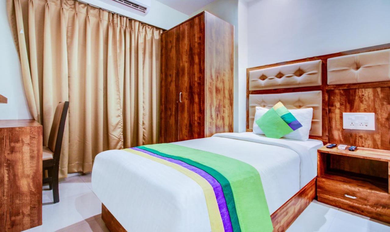 Hotel Treebo Trend Bkc Grand 3*