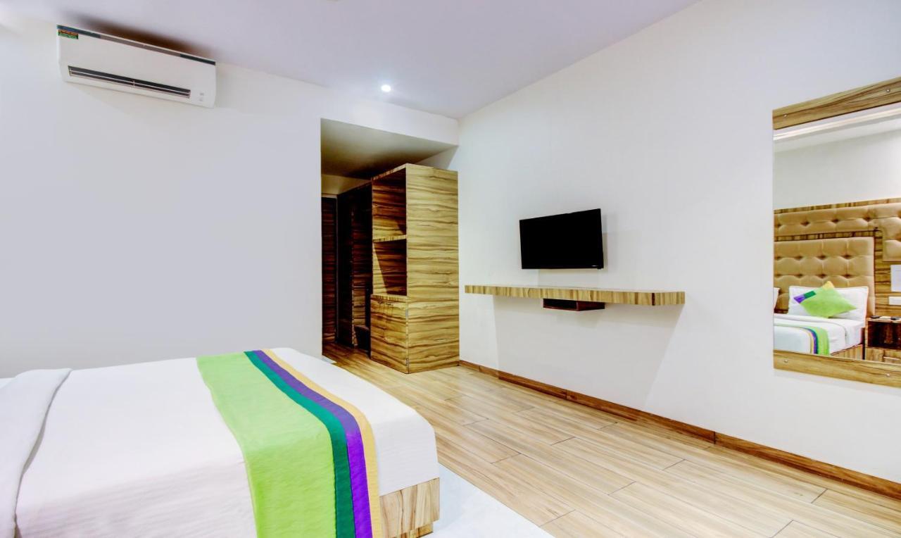 Treebo Trend Bkc Grand Hotel 3*