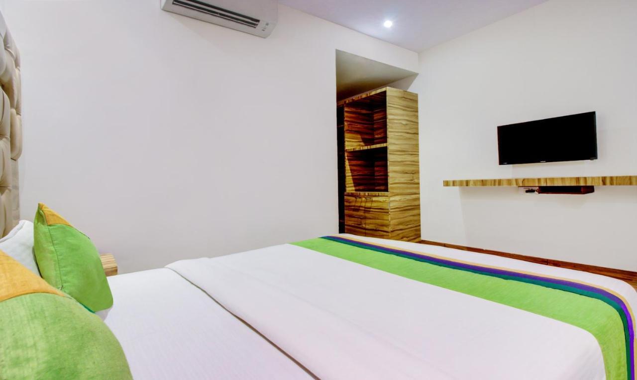 Hotel Treebo Trend Bkc Grand 3*