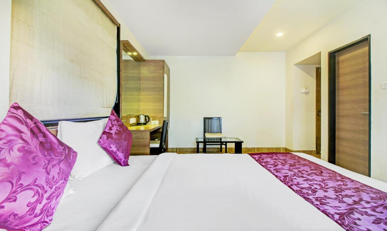 Treebo Tryst Crown 3* Mumbai