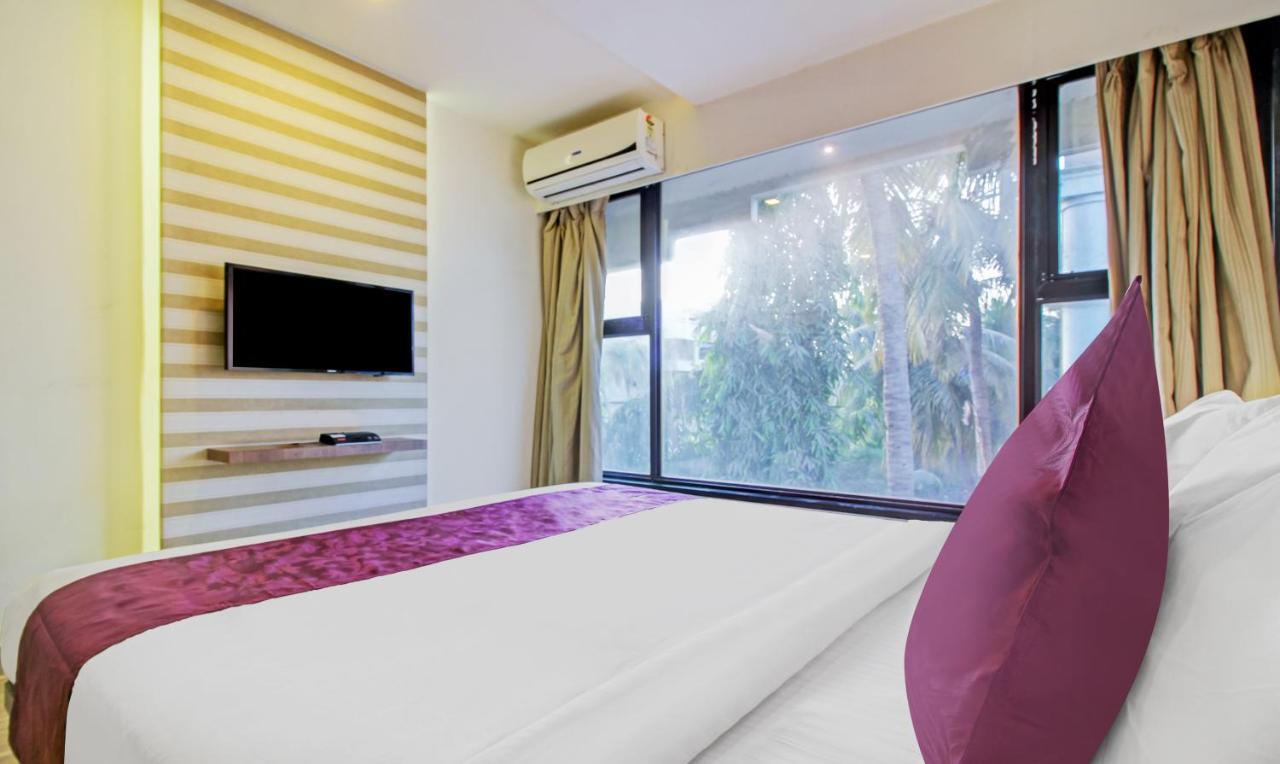 Treebo Tryst Crown Hotel
